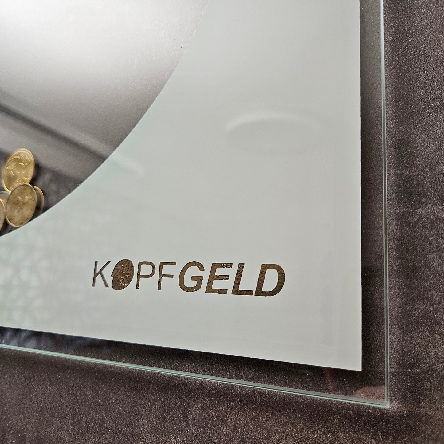 Kopfgeld - Eisweiß auf Stahl-Optik